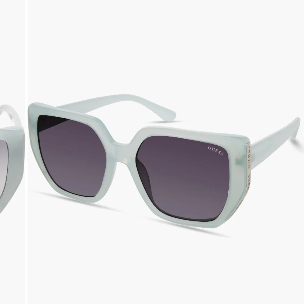 NEW GUESS 54mm Butterfly Gradient Sunglasses